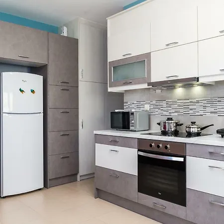 Esmeralda Zante House ארגאסי